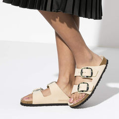 Arizona Big Buckle Nubuck Leather - Almond