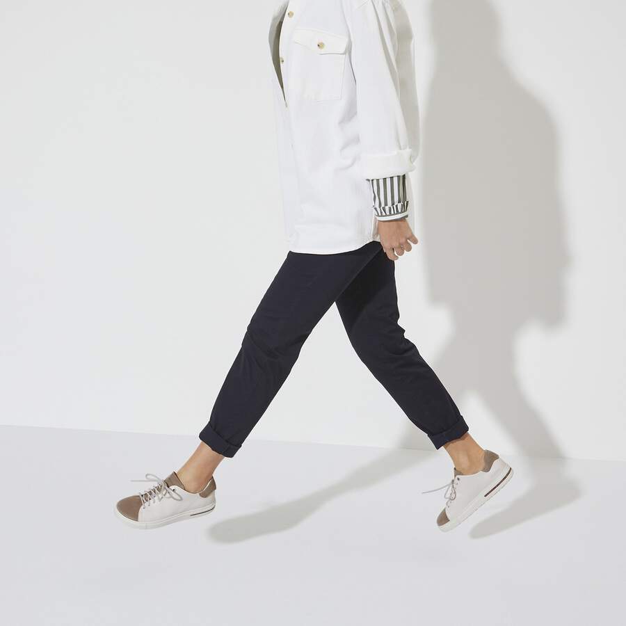 Bend Low Decon Pop Natural Leather Nubuck - Taupe/Eggshell