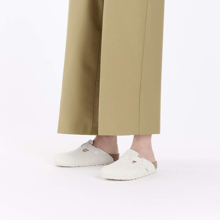 Boston Soft Footbed Suede Leather - Antique White