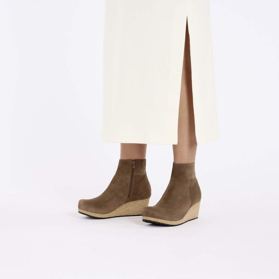 Ebba Suede Leather - Dark Tea