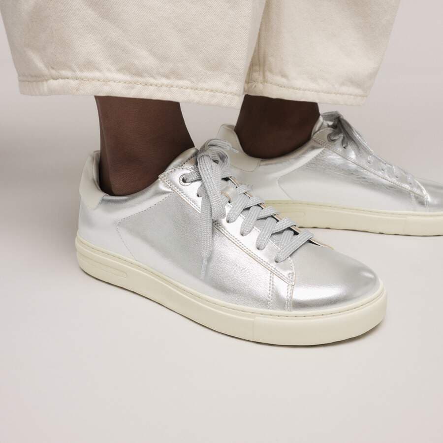 Bend Low Natural Leather - Metallic Silver